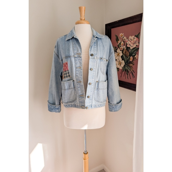 Reworked 90s LizWear Denim Jacket with Antique Floral Quilt Patch Applique - Picture 5 of 15